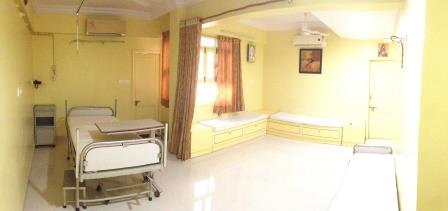 Manidhari Hospital Premium Room Facilities